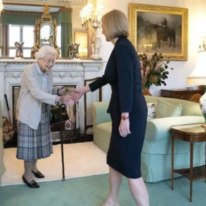 Truss se convierte en la nueva primera ministra británica