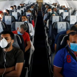 ¿Cubrebocas en aeropuertos ya no será obligatorio?