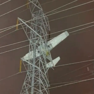 Avioneta se accidenta y deja sin electricidad a unas 85 mil personas en EU