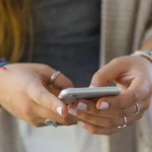 Proponen en Senado nuevo cobro por memoria de celulares y tablets