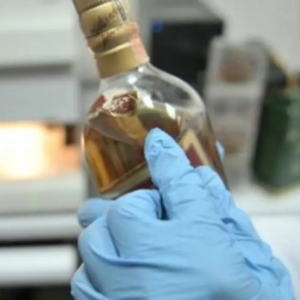 Al menos 24 personas mueren por consumir alcohol adulterado