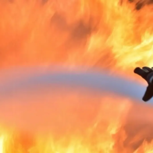 Al menos 2 muertos y 12 desaparecidos tras explosión en fábrica de productos químicos