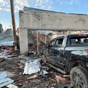 Tornado en Texas deja 3 muertos y más de 75 heridos