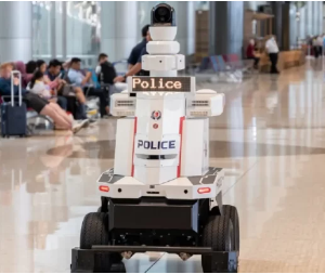 Robots policía ya patrullan los aeropuertos de Singapur al más puro estilo Robocop