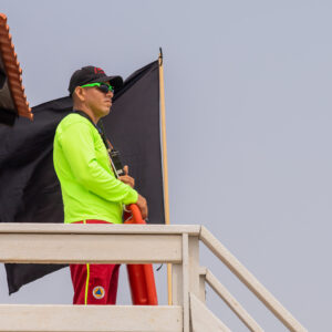 Autoridades Municipales exhortan a visitantes de playa Miramar atender recomendaciones de guardavidas