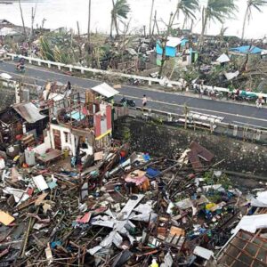 Un muerto y 16 mil desalojados por impacto de tifón Doksuri en Filipinas