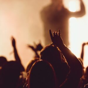 Día Mundial del Rock: Disfruta de una experiencia musical increíble con los televisores Neo QLED y las barras de sonido de Samsung