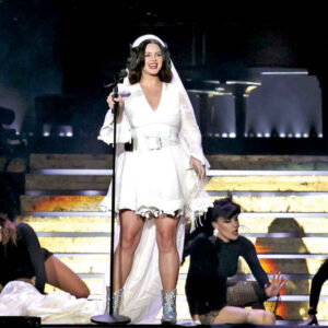 Lana Del Rey ‘se casa con México’; hace ritual en la Ciudad de México