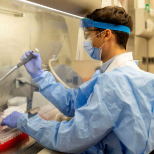 Casos de covid aumentan casi 70% en España en tan sólo una semana