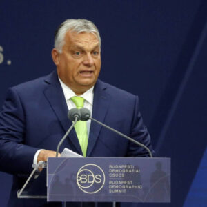 Europa estĆ” dominada por Ć©lites ‘progres’ que apoyan la comunidad LGBT y no a la familia: Orban