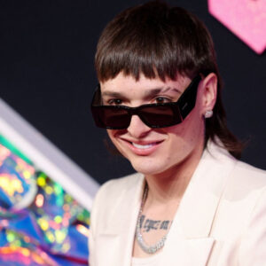 Peso Pluma presume cuánto cuesta la ropa que traía puesta en los MTV VMAs 2023