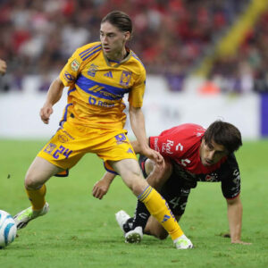 ¡Perdió la cabeza! Marcelo Flores se enganchó con Javier Abella en su debut