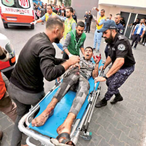 Hospitales colapsan en gaza por bombardeos