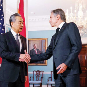 Reunión de cancilleres de China y EU rebaja la tensión bilateral