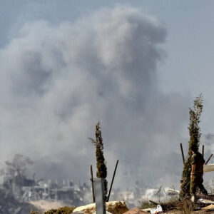 Miles de palestinos atrapados en medio de combates alrededor de un hospital