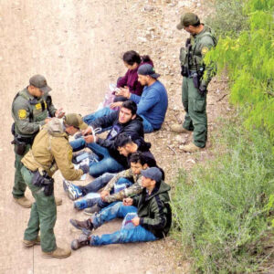 PolicĆa texana podrĆ” arrestar a migrantesĀ