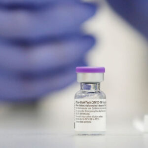 Primer embarque de vacuna de Pfizer para venta en México llegará esta semana