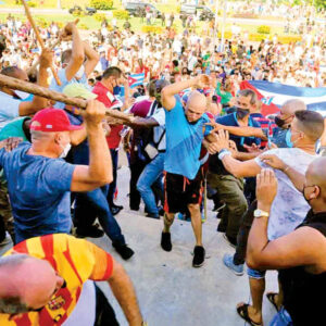 Más cubanos alzan la voz en las calles y redes sociales; piden mejor calidad de vida