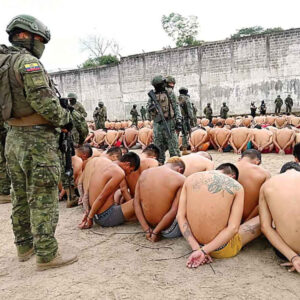 Cárcel de Ecuador registra fuga de 48 reos, tras un motín en una inspección