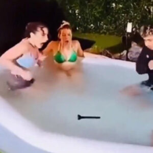 Mujer se ‘cag@ de frío’ en alberca por reto en TikTok