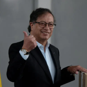 Gustavo Petro, presidente de Colombia, ordena la renuncia de todo su gabinete; según medios