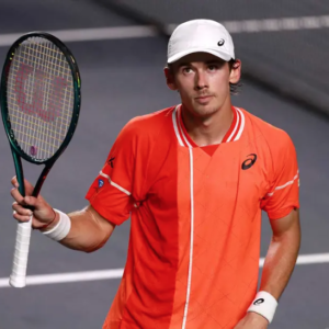Alex de Minaur inicia con éxito la defensa de su título en Acapulco
