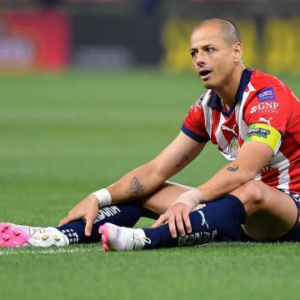 «Lo dejaron!», Chivas viaja a Los Ángeles y dejan atrás a Chicharito Hernández por problemas en el tobillo