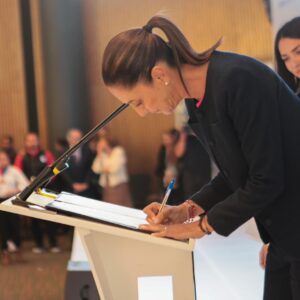 Sheinbaum firma el ‘Pacto por la Primera Infancia’