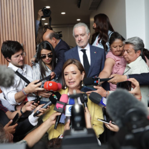 Xóchitl Gálvez presenta demanda ante el Tribunal Electoral por omisión del INE