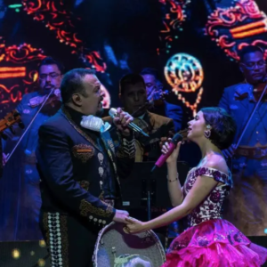 Pepe Aguilar aclara los rumores sobre ‘comprar portadas’ y su influencia en el éxito de Ángela Aguilar