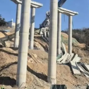 Se desploma puente en construcción en Corea del Sur; mueren 3