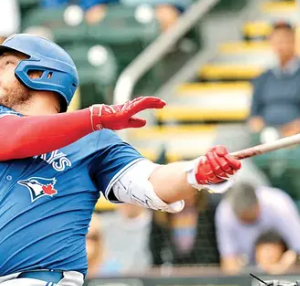 Kirk se vuela la barda; el tijuanense le responde a su equipo