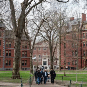 Trump pondrá fin a todos los contratos de EU con Harvard