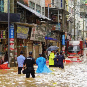 MƔs de 80 mil evacuados por inundaciones en el suroeste de China