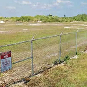 Alistan āAlcatrazā para migrantes en Florida; el Ć”rea estarĆ” rodeada de caimanes y pitones