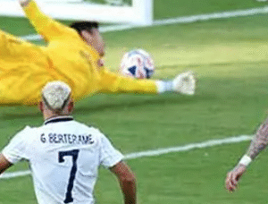 ¡Monterrey golea al Urawa y está en octavos del Mundial de Clubes!