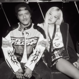 Bruno Mars sorprende en concierto de BLACKPINK cantando con ROSĆ