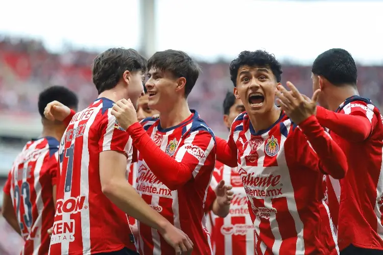 ¡No los para nadie! Chivas vence a San Luis de visitante y se consolida como superlíder
